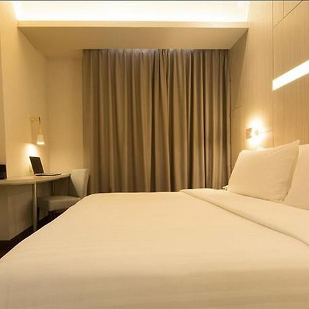 Swiss-Belinn Cikarang Ngoại thất bức ảnh