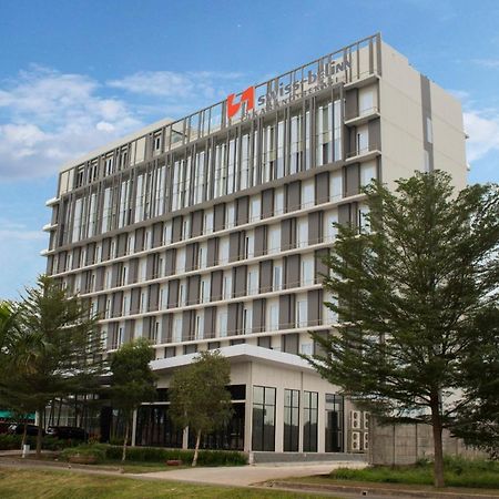 Swiss-Belinn Cikarang Ngoại thất bức ảnh