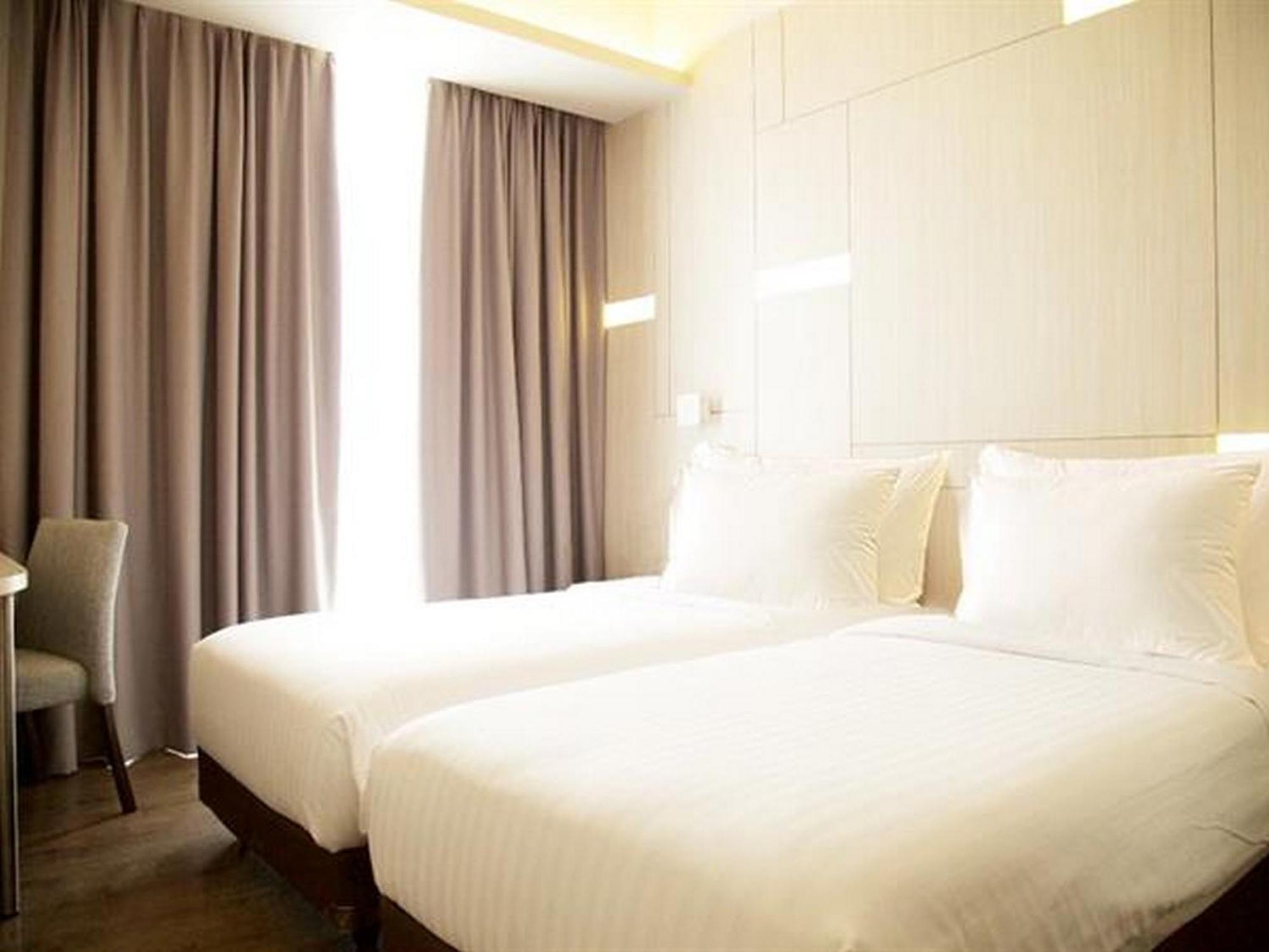 Swiss-Belinn Cikarang Ngoại thất bức ảnh
