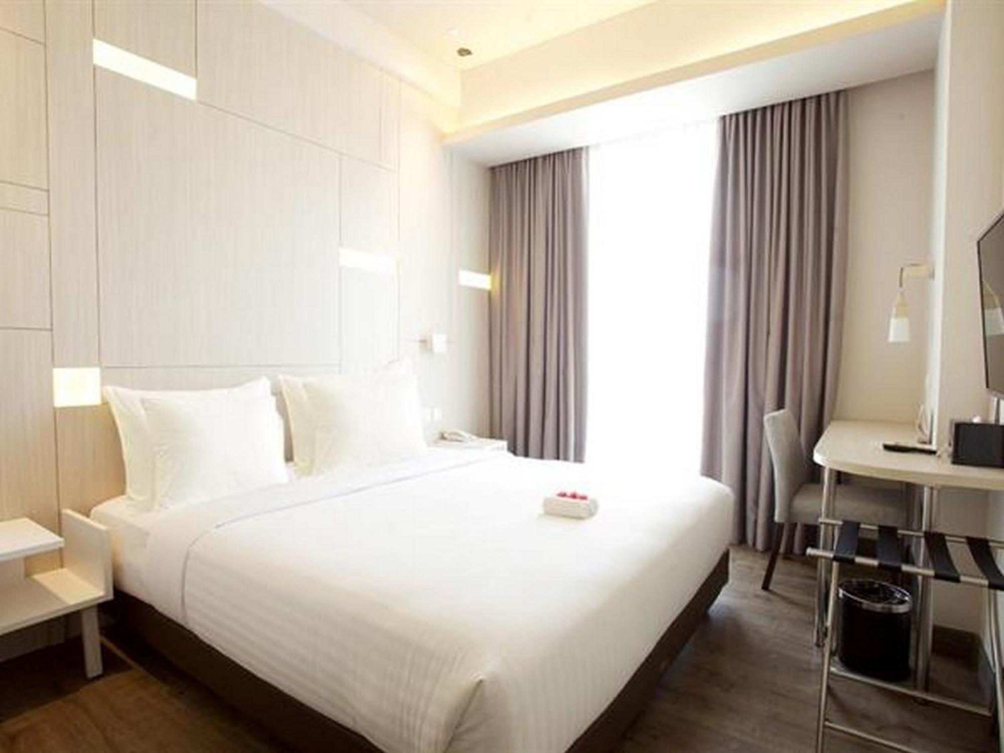 Swiss-Belinn Cikarang Ngoại thất bức ảnh