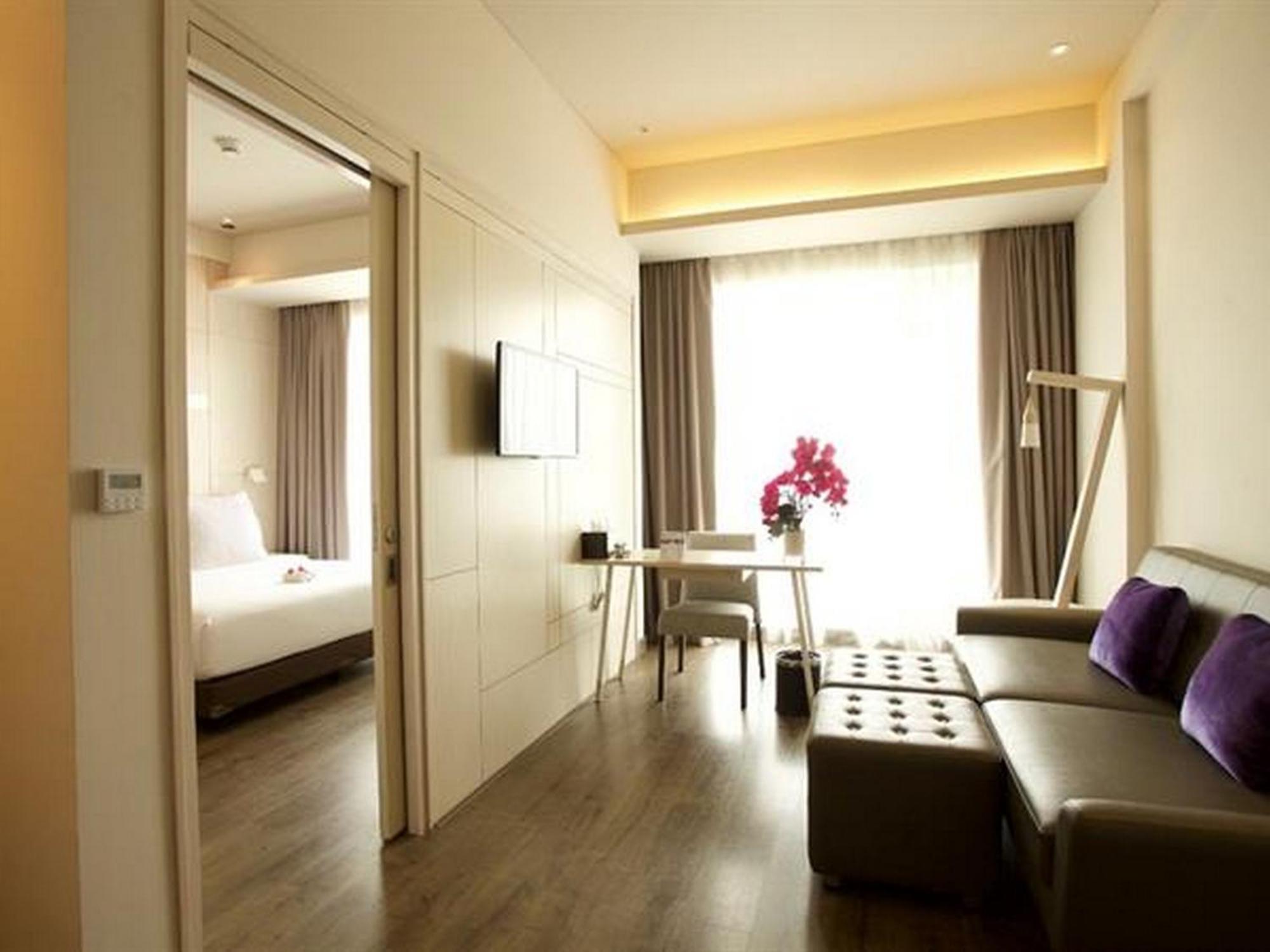 Swiss-Belinn Cikarang Ngoại thất bức ảnh