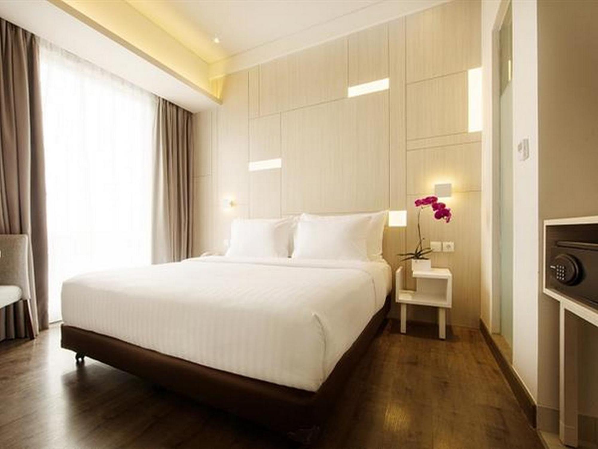 Swiss-Belinn Cikarang Ngoại thất bức ảnh
